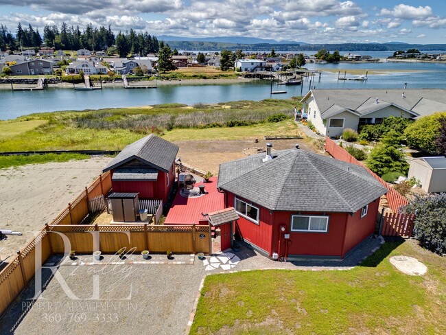 Building Photo - *NEW PRICE!* Quirky Fun Waterfront Escape