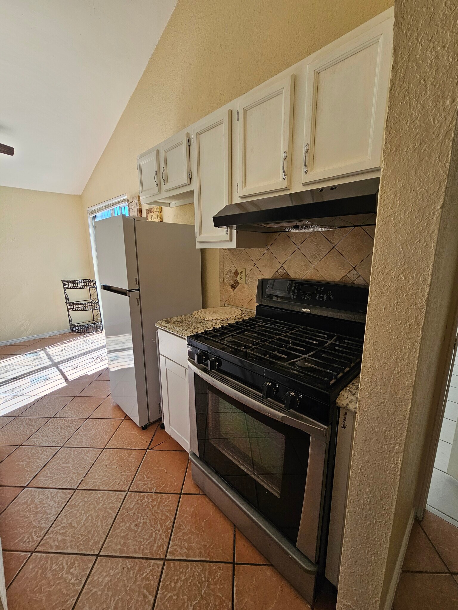 Kitchen - 11646 Scott Simpson Dr