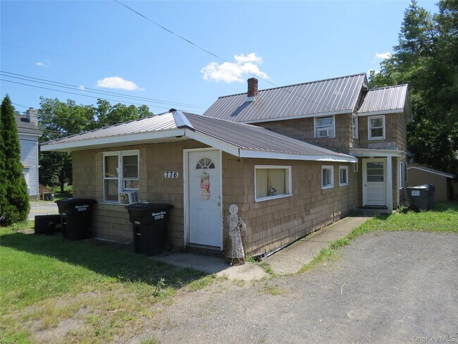 Building Photo - 776 NY-284