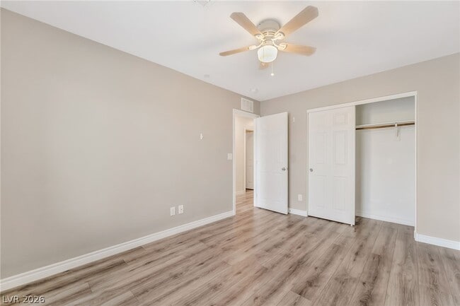 Building Photo - 900 Lotus Falls St