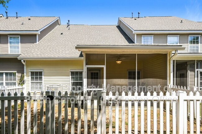 Building Photo - 169 Dorothy Dr