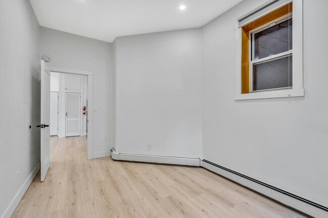 Building Photo - 202 48th St