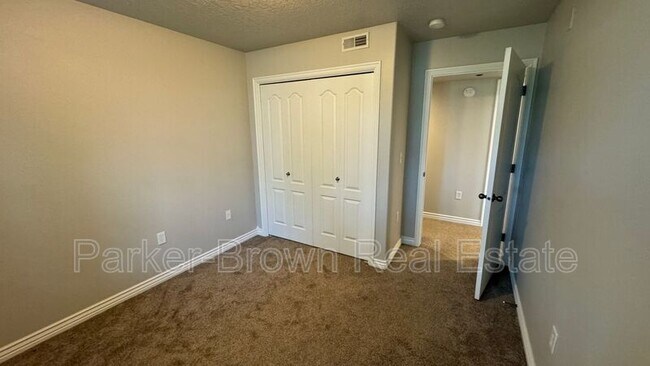 Building Photo - 1249 W 110 N