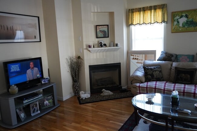 Building Photo - 37 Charnock St