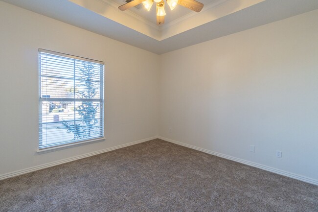 Building Photo - * Move-In Special * Gorgeous 3-Bedroom Hom...