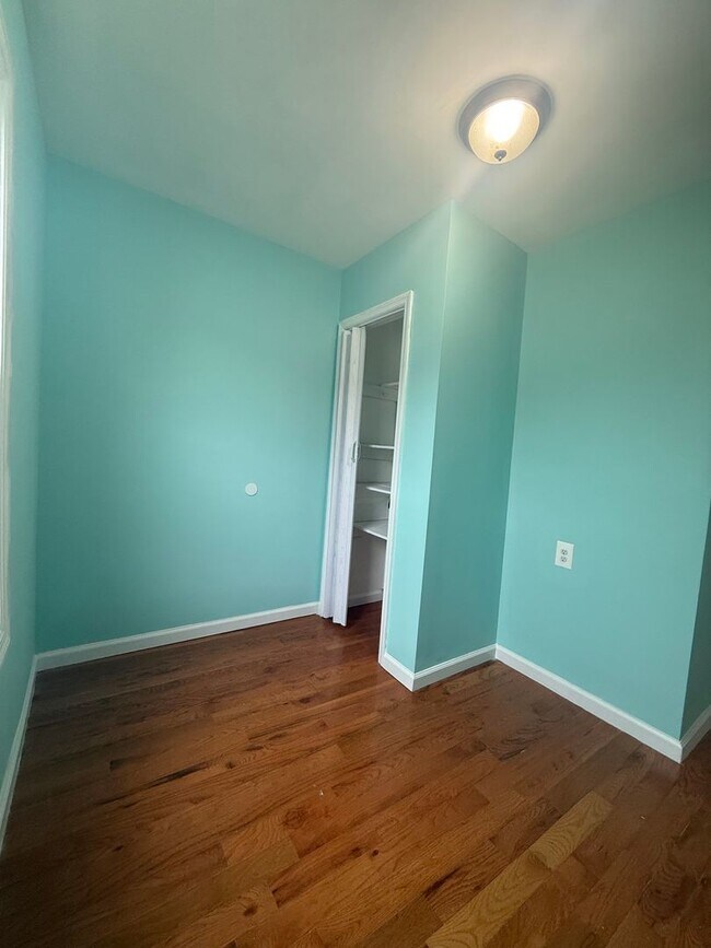 Building Photo - 96 Tremont Ave