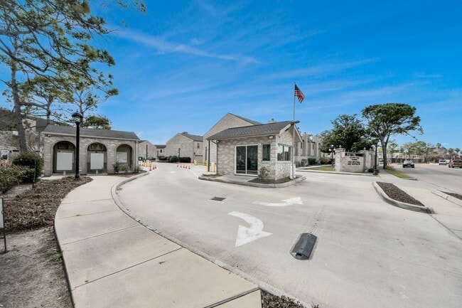 Building Photo - 2874 Holly Hall St