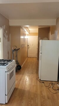 Building Photo - 1604 Metropolitan Ave