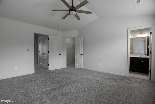 Building Photo - 2437 Drake Ln