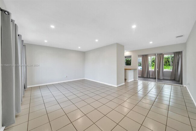 Building Photo - 8275 SW 41st St