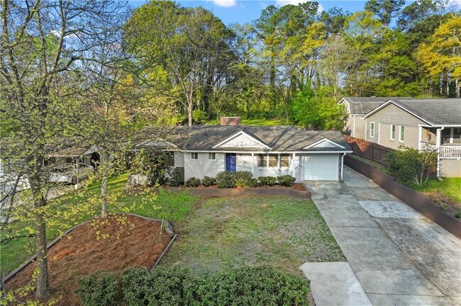 Building Photo - 2634 Birch St