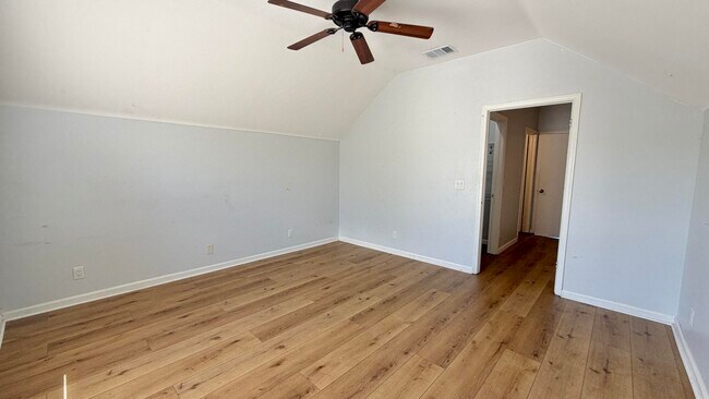 Building Photo - 6048 Garrett St