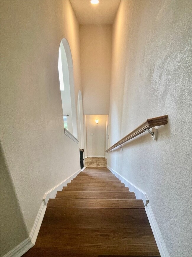 Building Photo - 20801 Sheridan Heights Ln