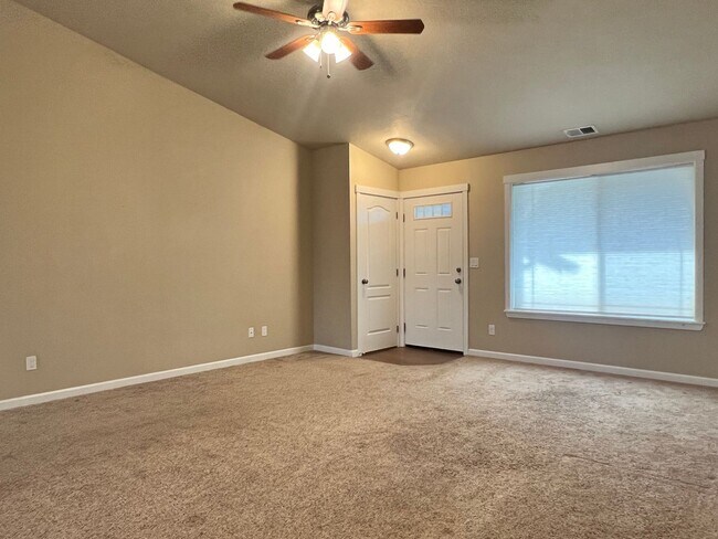 Building Photo - 183 E Jadon Dr