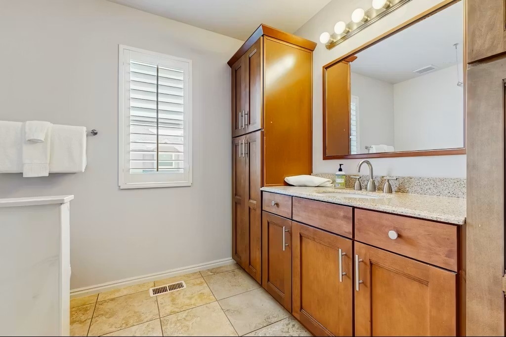 Building Photo - 8149 S Clover Spring Ln