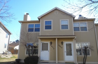 Building Photo - 7957 Lexington Park Dr
