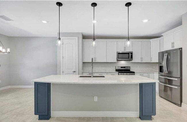 Building Photo - 7265 Wilton Dr N