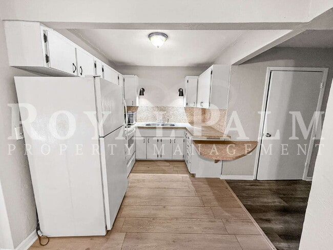 Building Photo - 3744 Estelle Ave