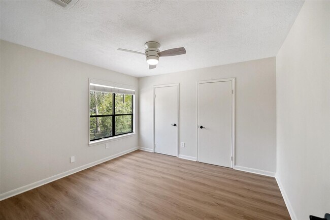 Building Photo - 5 Berrypick Ln