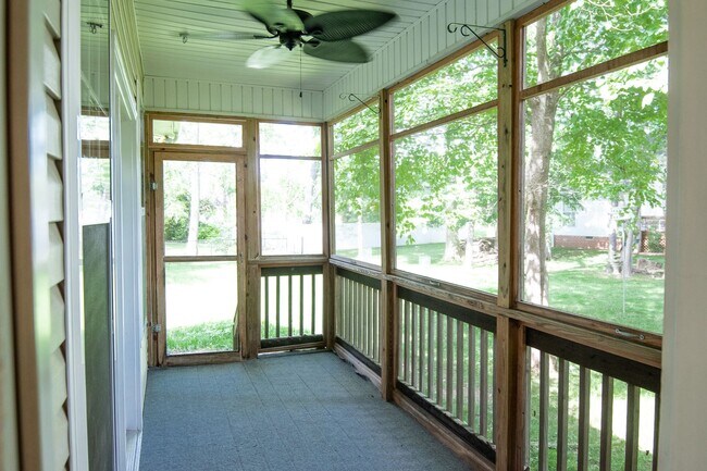 Building Photo - Main level living in Murfreesboro!