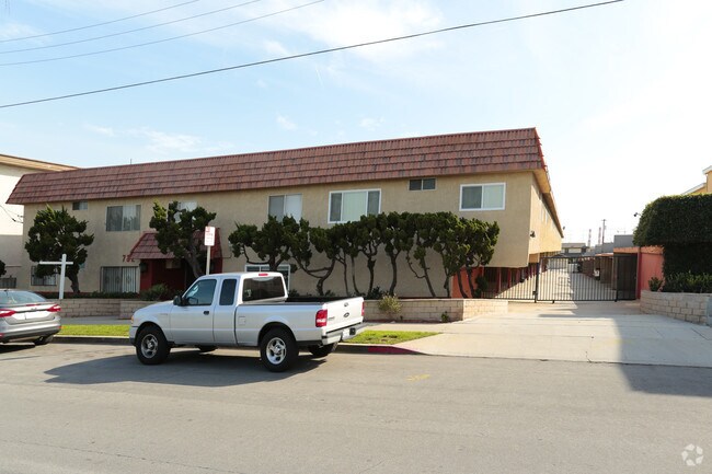 Primary Photo - 732 W Imperial Ave