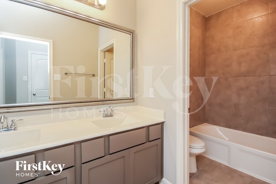 Building Photo - 2530 Duke Heights Ln