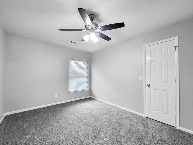 Building Photo - 7026 Blanco Pines Dr