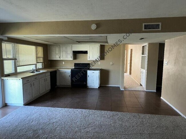 Building Photo - 4513 Freeport Dr