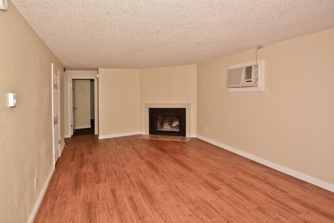 Building Photo - 1122 S Pond St