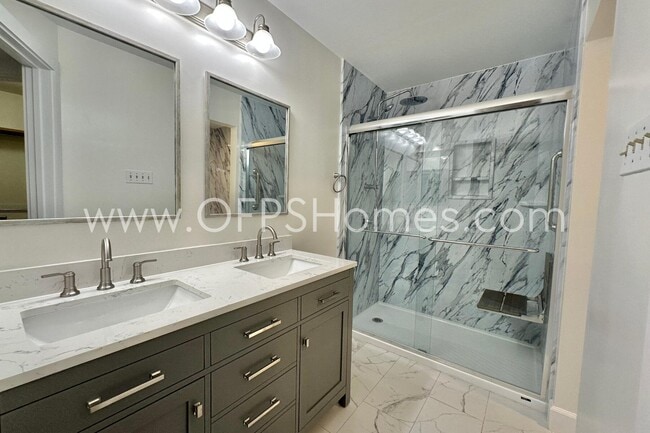 Building Photo - 3935 Balsam Dr