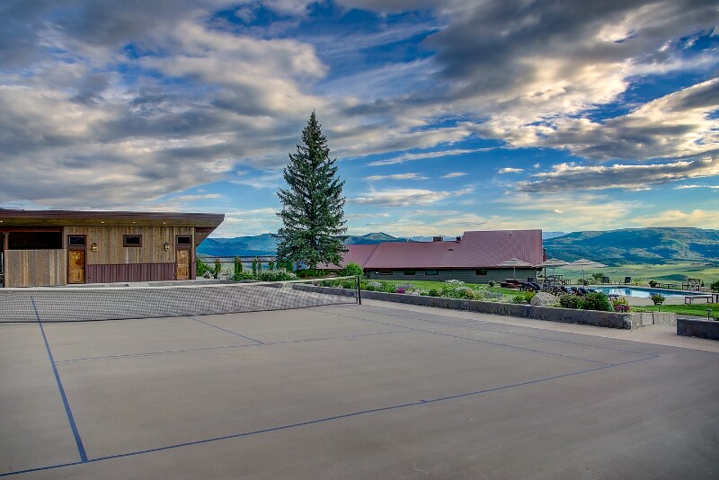 Building Photo - 31095 US-40