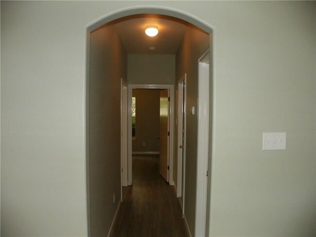 Building Photo - 135 Marvin Cove