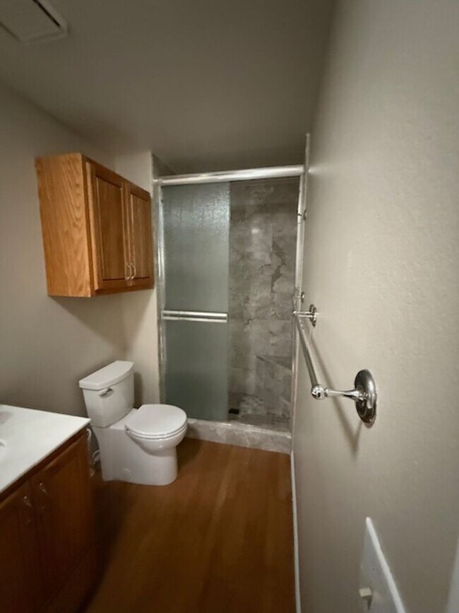 Building Photo - A Fabulous 4 Bedroom Home in Highland Hills