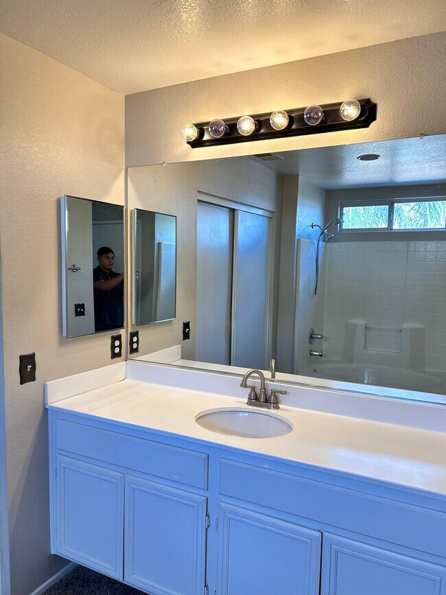 Building Photo - 27206 Sawyer Rd