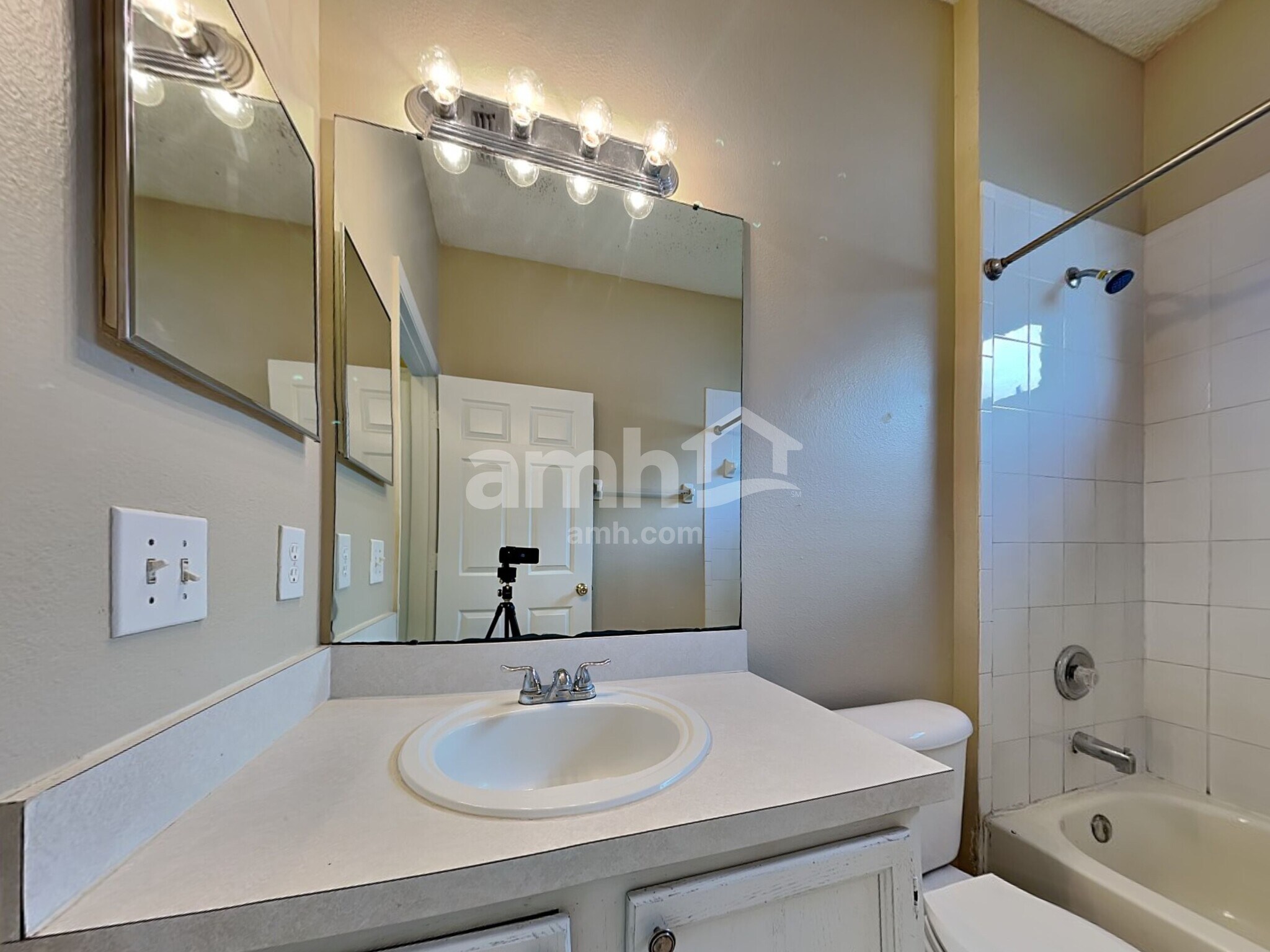 Building Photo - 451 Sand Ridge Dr