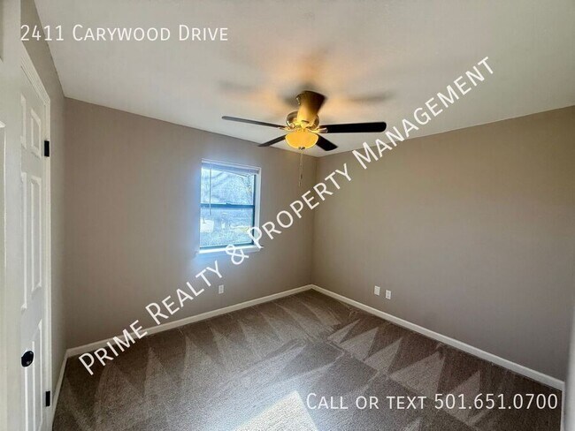 Building Photo - 2411 Carywood Dr