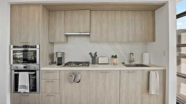 Building Photo - 1901 6th St NW