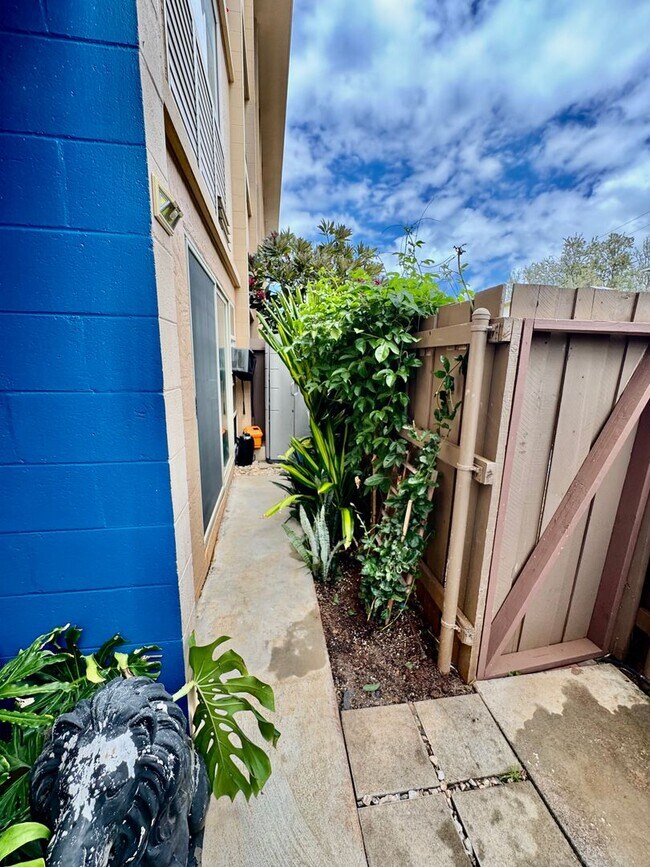 Building Photo - Available Now | Fully Furnished 1 Bedroom,...