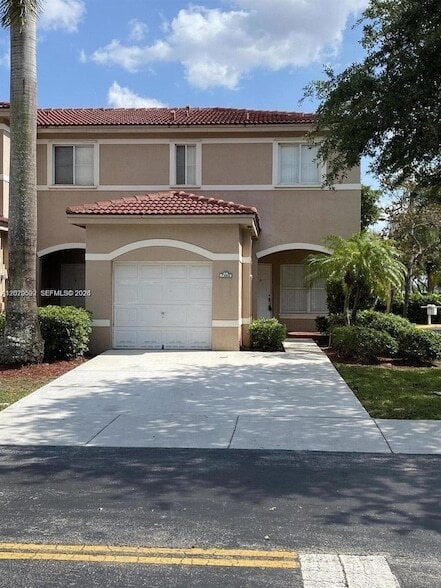 Building Photo - 7980 S Southwood Cir