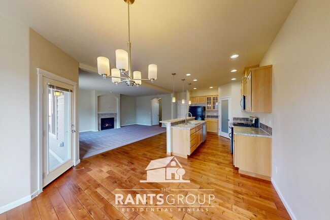 Building Photo - Spacious home in the Olympia School Distri...