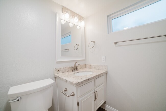 Building Photo - 1811 Autumn Pl