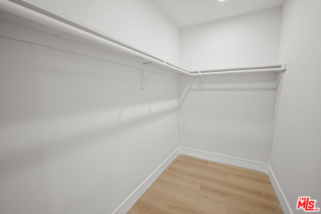 Building Photo - 2700 Fletcher Dr