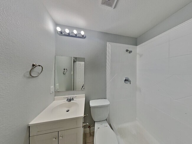 Building Photo - Coming Soon! 4BR/3BA | Newly Renovated Single Family Home | Fenced  yard | In Grand Prairie!