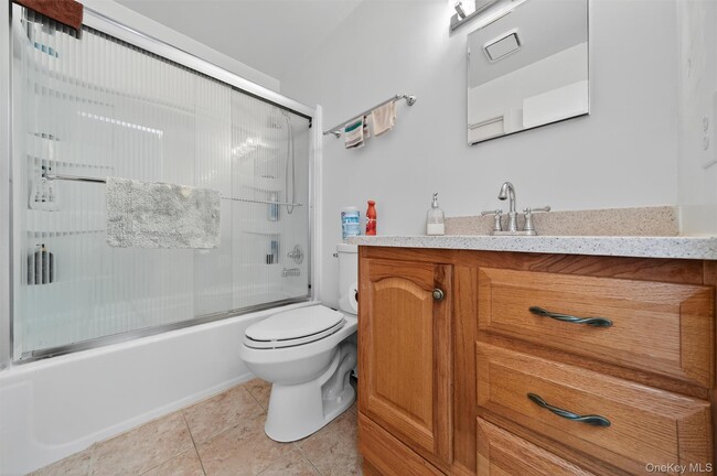 Building Photo - 2117 Whispering Hills Dr