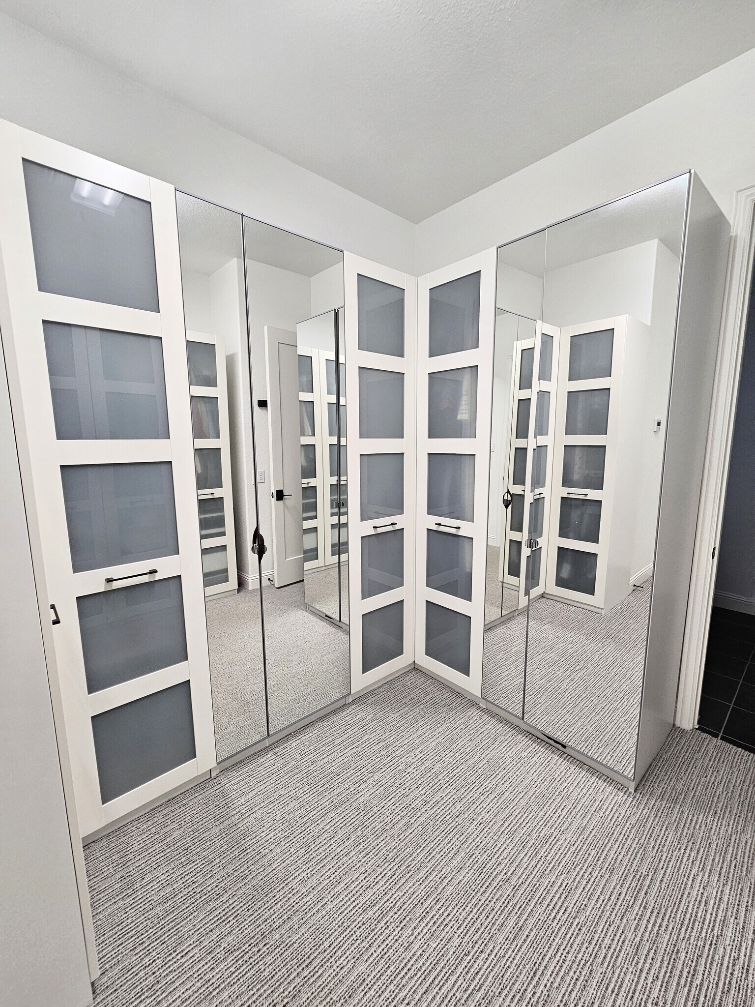 Primary Room Wardrobe - 3004 Warrington