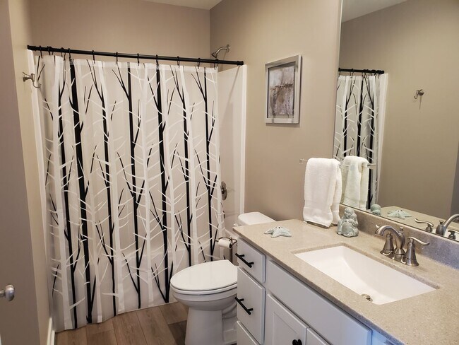 Building Photo - NEW CONSTRUCTION: 2 Bedroom 2 Full Bath Single Story in East Moline