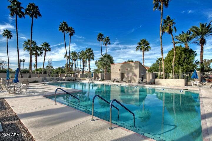 Building Photo - 7001 N Via Camello del Sur