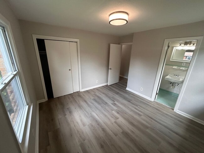 Building Photo - 4402 Kiger St SW