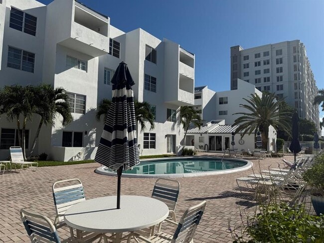 Building Photo - 2840 NE 14th Street Causeway