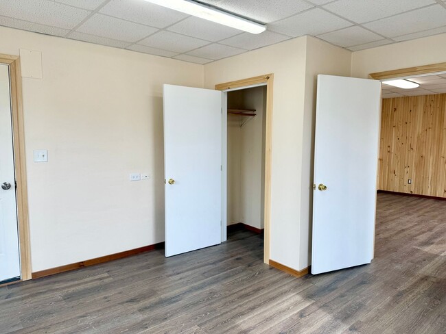 Building Photo - Well maintained inside and out